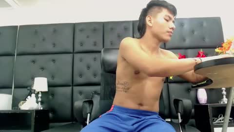 littletommy01 online show from February 2025 05:05:01 AM