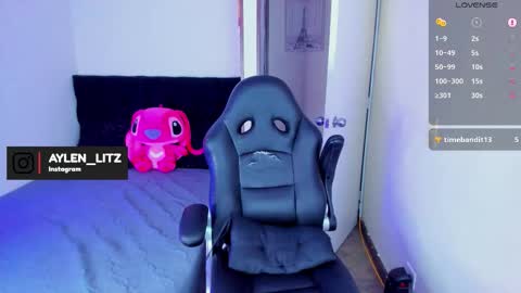 litz_81 online show from November 2025 08:12:01 PM