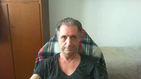 liuk53 online show from April 2026 12:43:01 PM