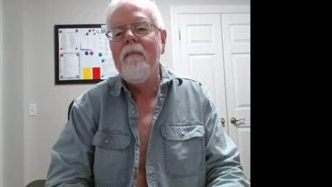 Snapshot of livinfree69 chatting on April 2026 11:44:01 AM livinfree69 online show from April 2026 11:44:01 AM