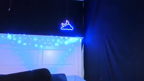 Liv online show from December 2024 09:33:02 PM