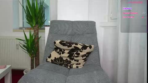 Snapshot of livmilani chatting on November 2025 02:27:01 PM OnlyFans livia77 twitter liv20 4u online show from November 2025 02:27:01 PM