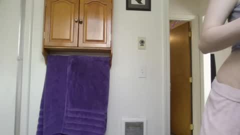 Liv Mirage online show from October 2025 09:13:01 PM