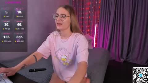 My name is Livy Nice to meet you  Thumbs up please its important online show from September 2025 05:27:02 PM