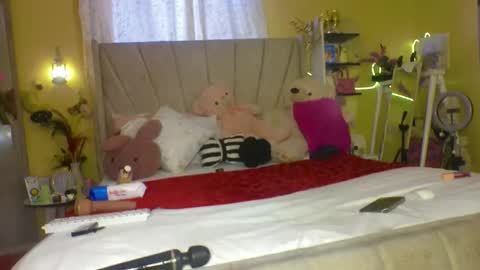 Snapshot of liyahs_lair chatting on September 2025 06:26:02 AM liyah online show from September 2025 06:26:02 AM