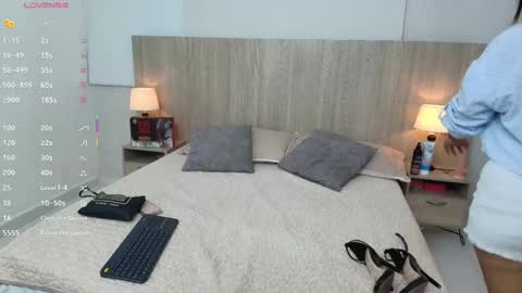 Liz online show from September 2025 02:22:01 AM