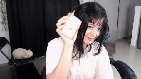 Elizabeth online show from February 2026 02:21:02 AM