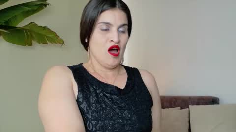 Snapshot of liz_devine chatting on October 2025 06:13:02 PM liz online show from October 2025 06:13:02 PM