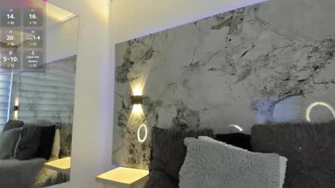 Liz  online show from October 2025 11:53:02 AM