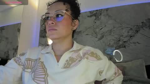 Liz  online show from December 2025 10:54:02 AM