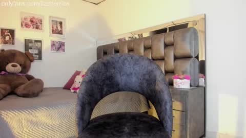 Snapshot of liza_honey chatting on October 2025 04:05:02 AM liza honey online show from October 2025 04:05:02 AM