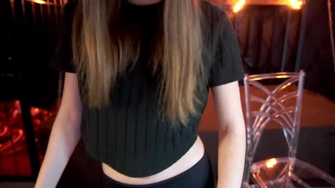 lizatiffanya_ online show from April 2026 01:40:01 PM