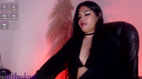 lizbedoutx online show from November 2025 01:32:02 PM