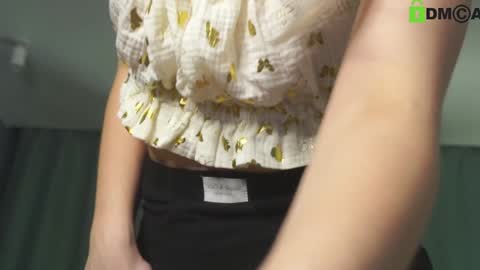 Snapshot of lizbethcoll chatting on January 2025 04:17:01 PM Sunnheart online show from January 2025 04:17:01 PM