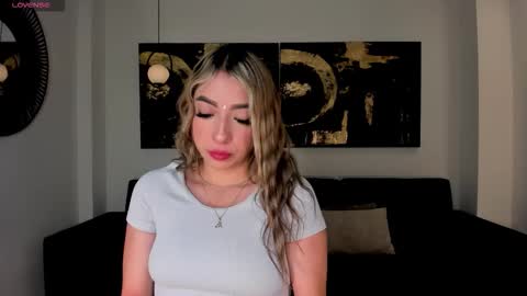 Lizz online show from November 2025 07:34:01 PM