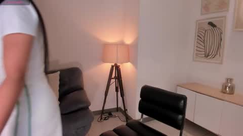 Lizzi  online show from February 2026 12:03:01 PM