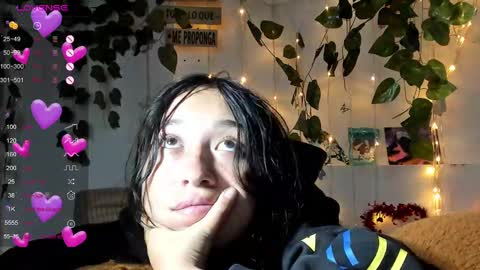 Snapshot of lizzy_kawuaii chatting on February 2025 01:00:01 AM lizzy online show from February 2025 01:00:01 AM