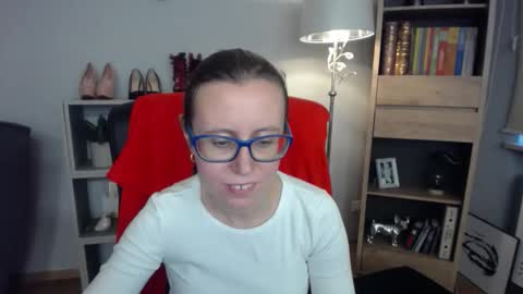 Lizzy online show from October 2025 06:26:02 AM