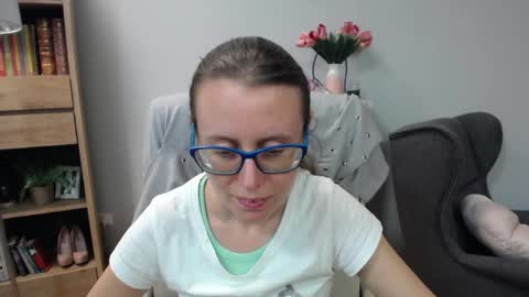 Snapshot of lizzy_sparkle chatting on June 2026 04:25:02 AM Lizzy online show from June 2026 04:25:02 AM