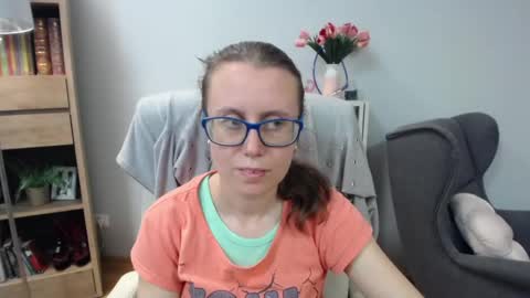 Snapshot of lizzy_sparkle chatting on June 2026 04:37:02 AM Lizzy online show from June 2026 04:37:02 AM