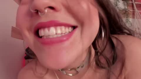 Llanna online show from April 2026 07:28:02 PM