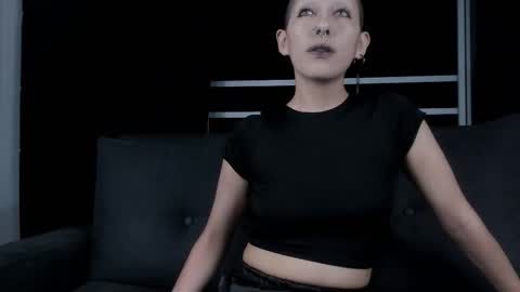 Lynx Mist online show from November 2025 11:36:02 PM