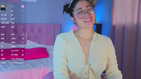 Snapshot of loaluxury chatting on November 2025 05:57:01 PM Pamela online show from November 2025 05:57:01 PM