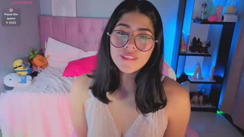 Snapshot of loaluxury chatting on November 2025 11:21:02 AM Pamela online show from November 2025 11:21:02 AM