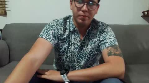 Lobo online show from April 2026 12:04:01 AM