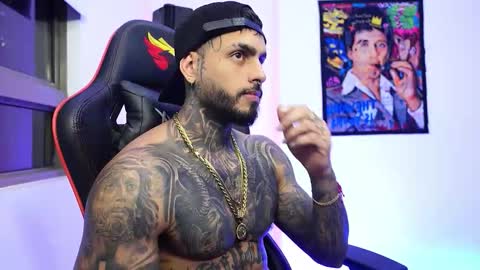 logan_hugh8 online show from December 2025 03:45:02 AM