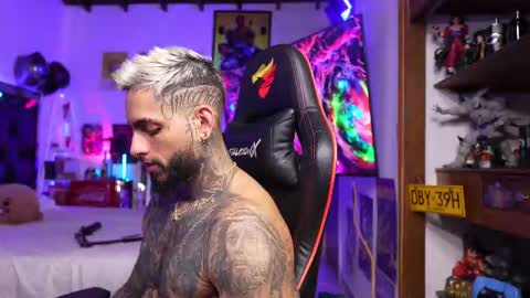 logan_hugh8 online show from March 2026 04:55:01 PM