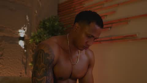 logan_varela online show from October 2025 11:05:01 PM