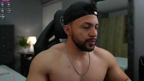 Snapshot of loganmartinx chatting on September 2025 11:18:01 PM loganmartinx online show from September 2025 11:18:01 PM