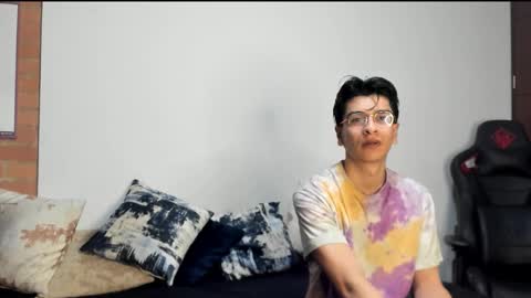 Snapshot of logannick chatting on October 2025 07:53:02 AM Logan online show from October 2025 07:53:02 AM