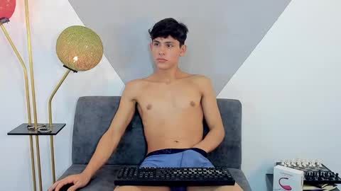 Snapshot of loganoficialx chatting on December 2024 10:46:02 AM loganoficialx online show from December 2024 10:46:02 AM