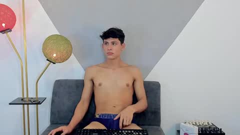 Snapshot of loganoficialx chatting on December 2024 09:28:01 AM loganoficialx online show from December 2024 09:28:01 AM