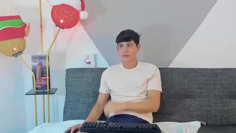 Snapshot of loganoficialx chatting on December 2024 09:17:02 AM loganoficialx online show from December 2024 09:17:02 AM