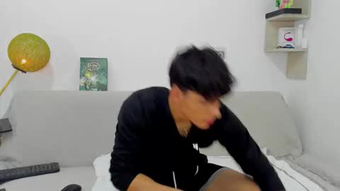 Snapshot of loganoficialx chatting on November 2025 02:04:01 PM loganoficialx online show from November 2025 02:04:01 PM