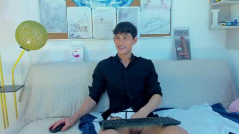 loganoficialx online show from April 2026 08:00:02 PM