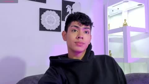 Snapshot of logantwink18 chatting on September 2025 12:48:01 PM logantwink18 online show from September 2025 12:48:01 PM