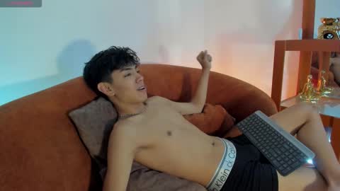 Snapshot of logantwink18 chatting on October 2025 01:11:01 PM logantwink18 online show from October 2025 01:11:01 PM