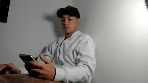 logantwink18 online show from April 2026 02:10:01 PM