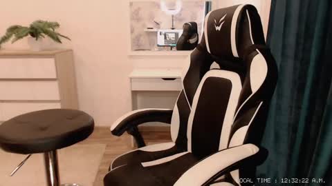  Lola  online show from March 2025 07:32:02 AM