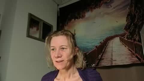 Snapshot of lola_belgium chatting on April 2026 05:30:01 AM lola_belgium online show from April 2026 05:30:01 AM