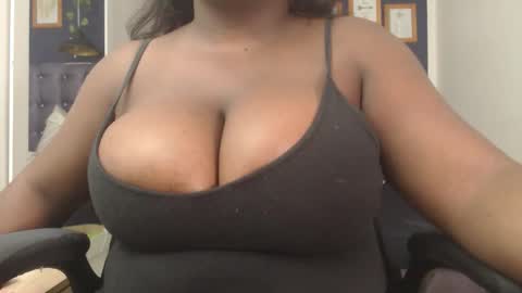 Snapshot of lola_honney chatting on January 2026 03:10:01 AM lola_honney online show from January 2026 03:10:01 AM