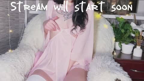 Adelia online show from October 2025 05:46:02 PM