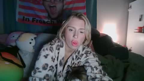 lolaa555 online show from April 2026 06:36:01 AM