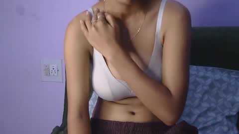 lolaa online show from March 2026 05:24:01 AM
