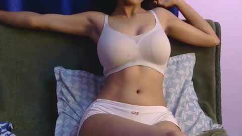 Snapshot of lolaa_darling chatting on May 2026 01:17:02 PM lolaa online show from May 2026 01:17:02 PM