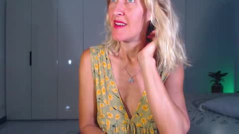 Snapshot of lolaaelita chatting on January 2026 12:54:02 PM Lola online show from January 2026 12:54:02 PM